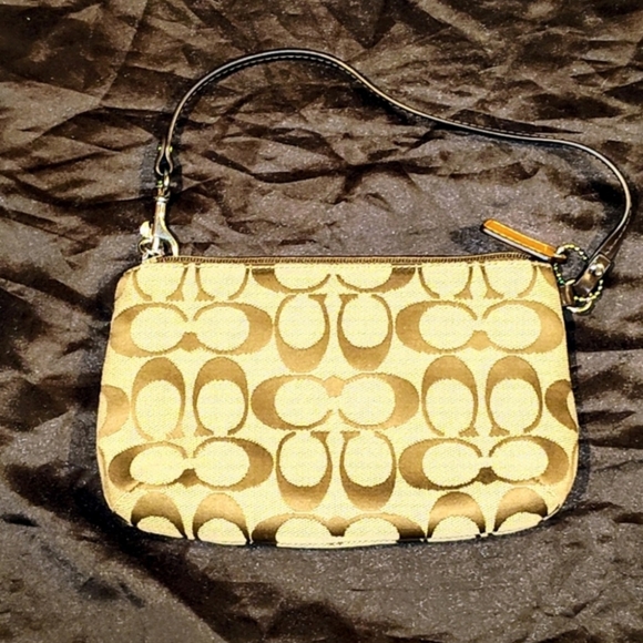 NWOT COACH BUNDLE SIGNATURE MONOGRAM SHOULDER BAG & MATCHING WRISTLET & DUSTBAG - Picture 8 of 14